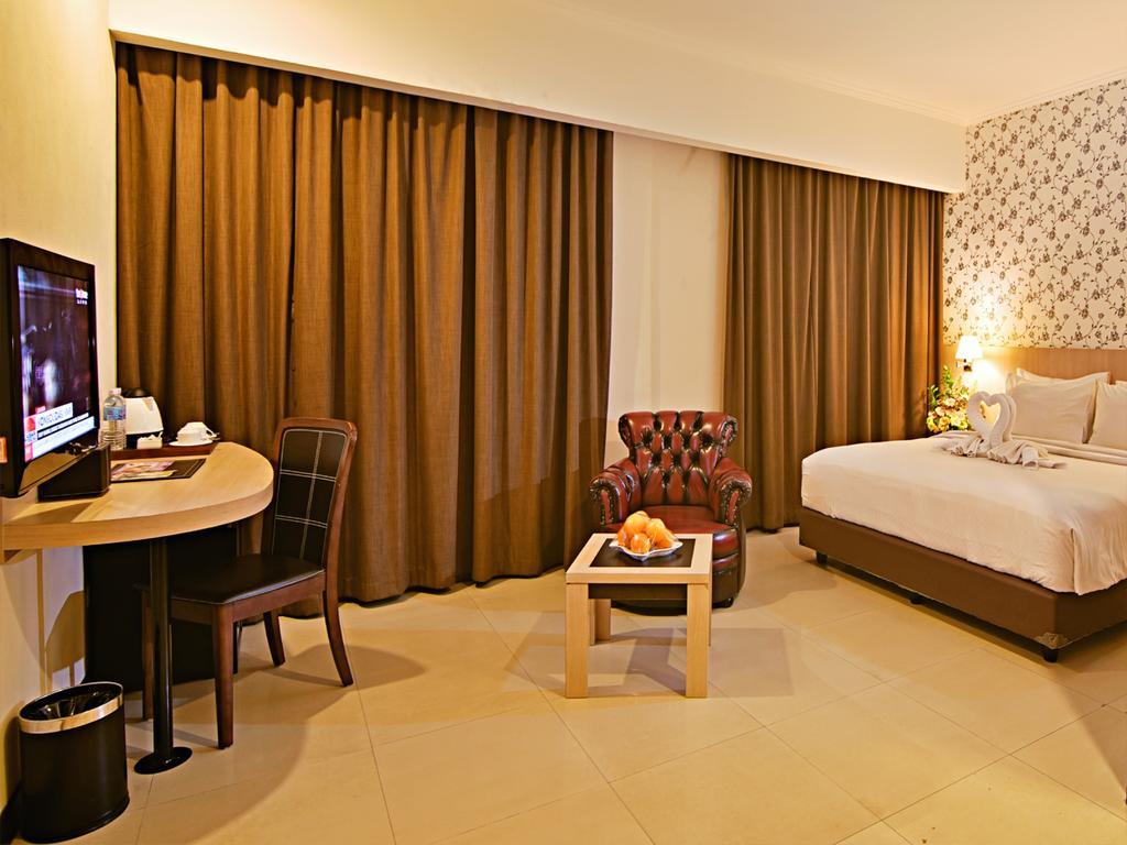 โรงแรมริโอ ซิตี้ ปาเลมบัง ภายนอก รูปภาพ